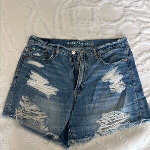 American Eagle 90s boyfriend short size 6